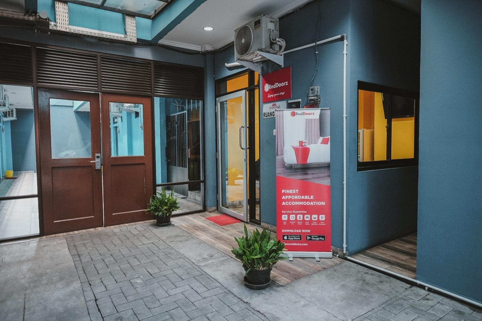 Reddoorz Near Rsud Koja Hotel Jakarta Exterior foto